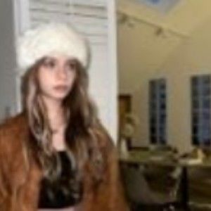 Meet your Posher, Loise